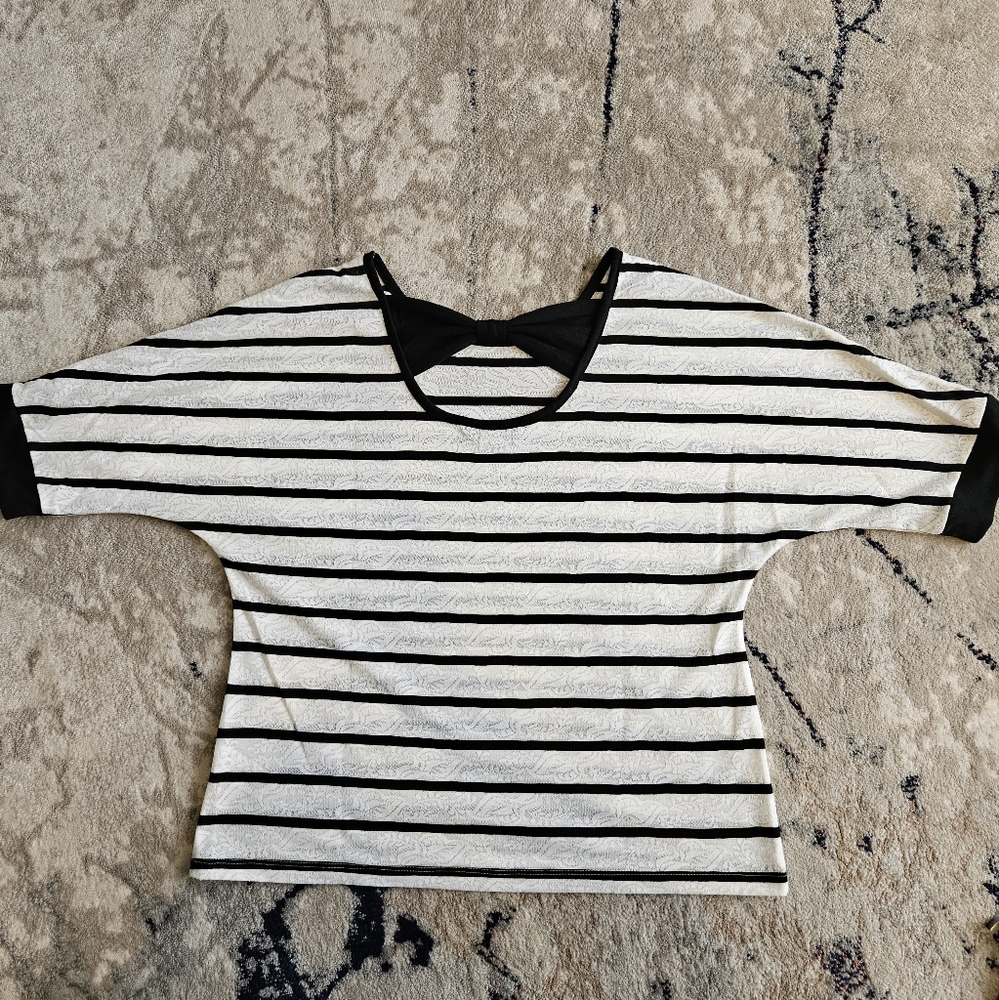 💥2for15💥 Petite black and white top
